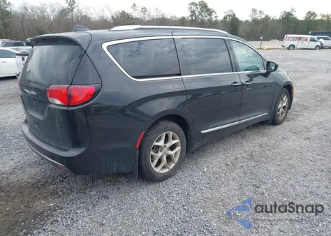 2017 Chrysler Pacifica Touring-L Plus z USA, uszkodzony, nr VIN 2C4RC1EG2HR635846